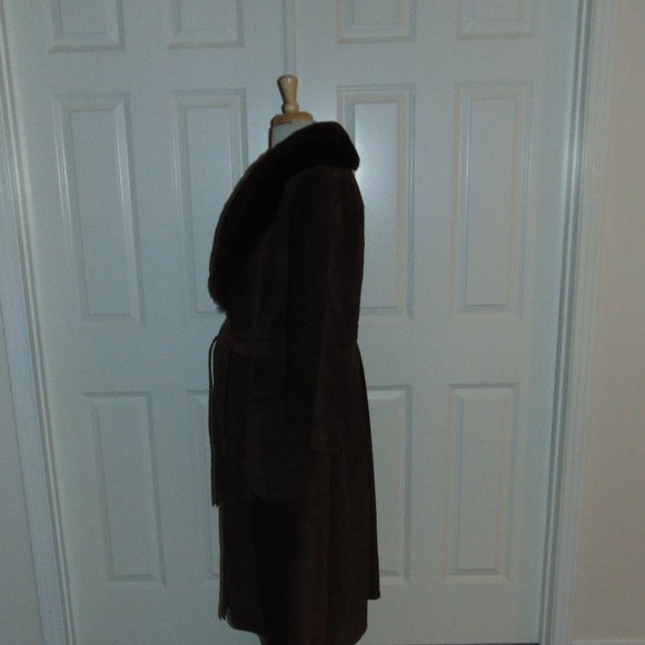 GENUINE SUEDE LEATHER LONG COAT (GENUINE SHEARLING?) - Picture 3 of 8